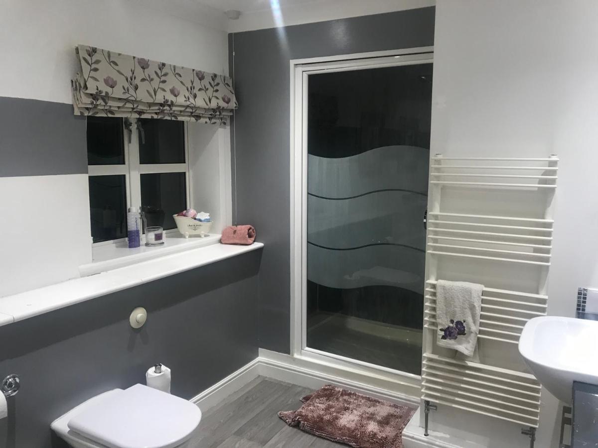 Ashover The Master Suite, Enjoy The Countryside In Style מראה חיצוני תמונה