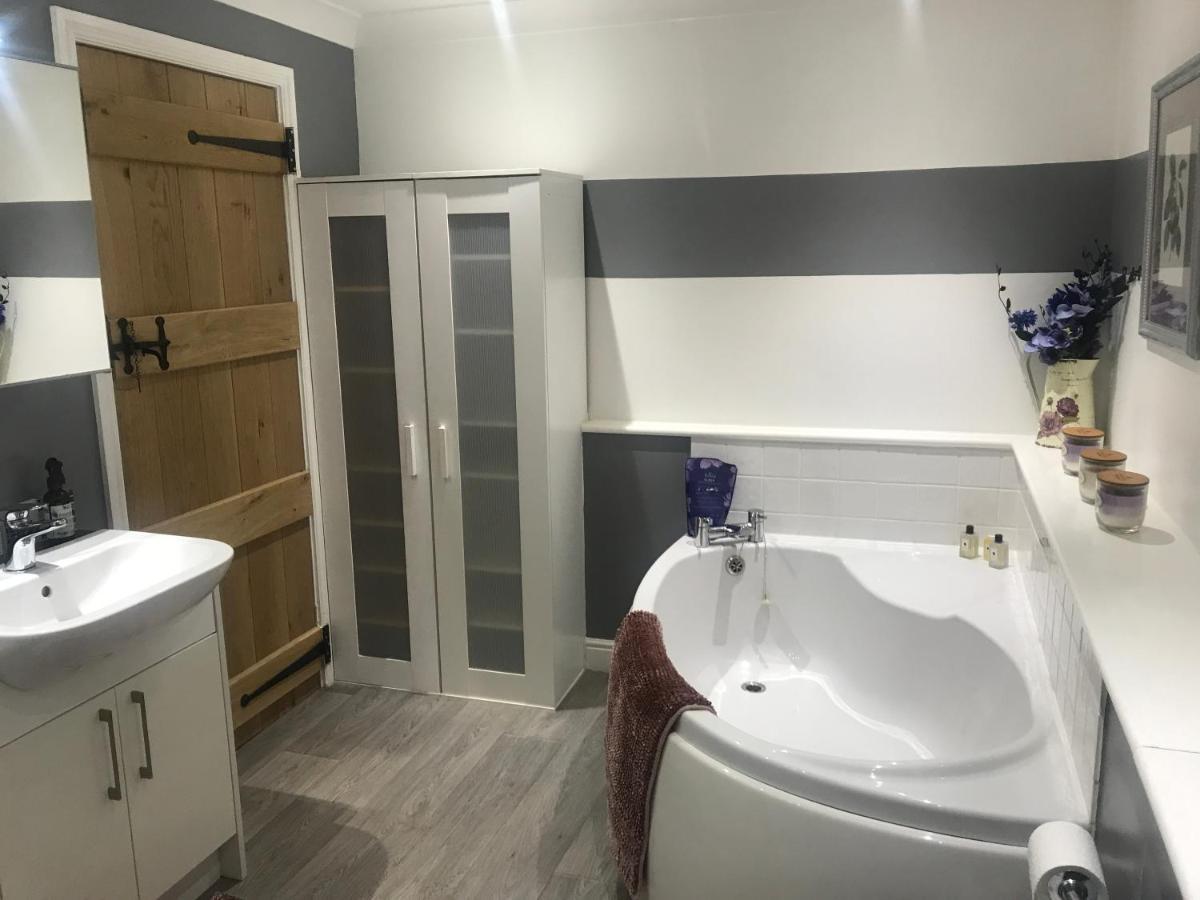 Ashover The Master Suite, Enjoy The Countryside In Style מראה חיצוני תמונה
