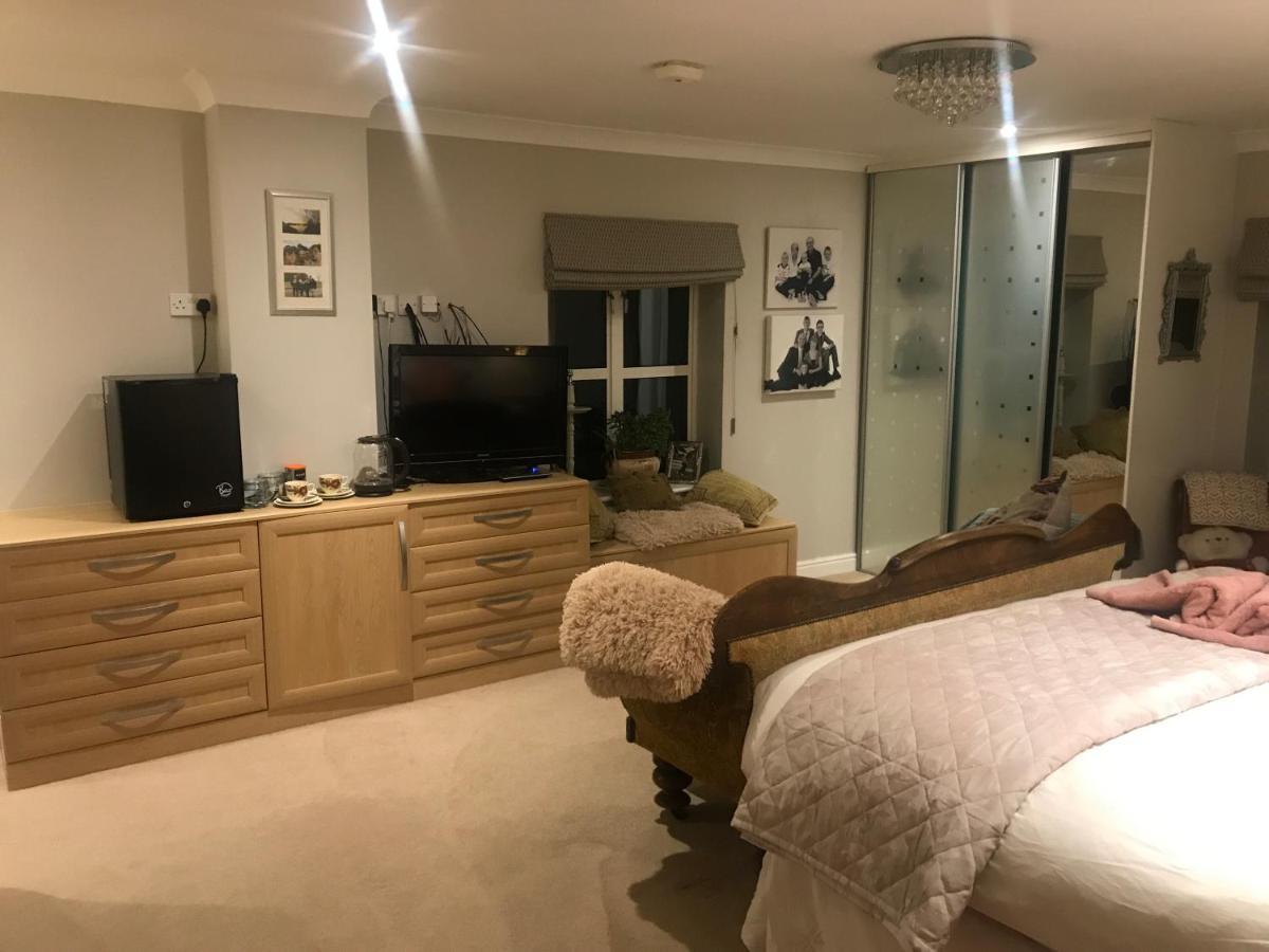 Ashover The Master Suite, Enjoy The Countryside In Style מראה חיצוני תמונה