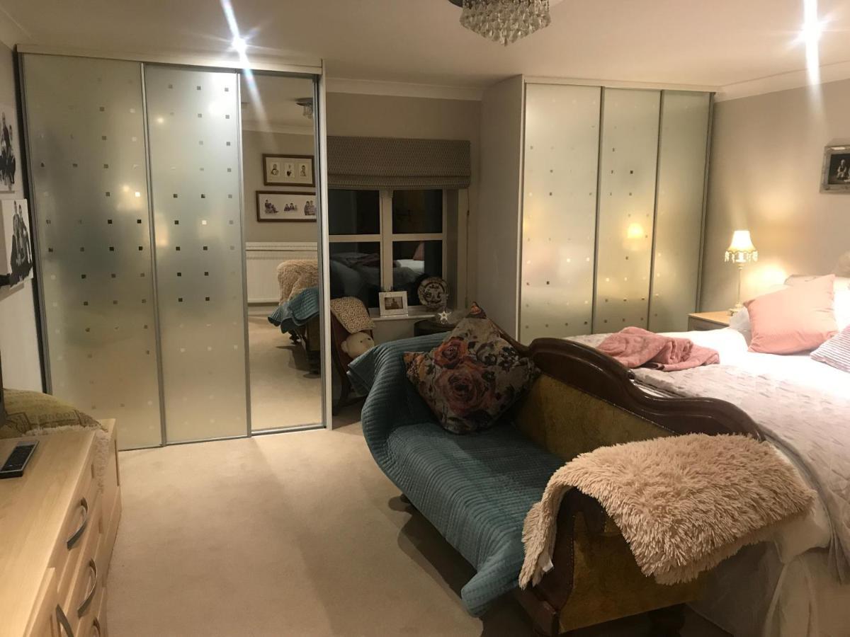 Ashover The Master Suite, Enjoy The Countryside In Style מראה חיצוני תמונה